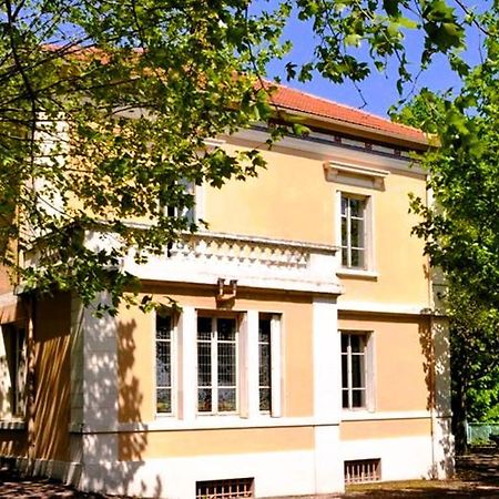 Rillieux-la-Pape Villa Castel Maison-Table D'Hotes & Jardin-Refuge De Biodiversite מראה חיצוני תמונה